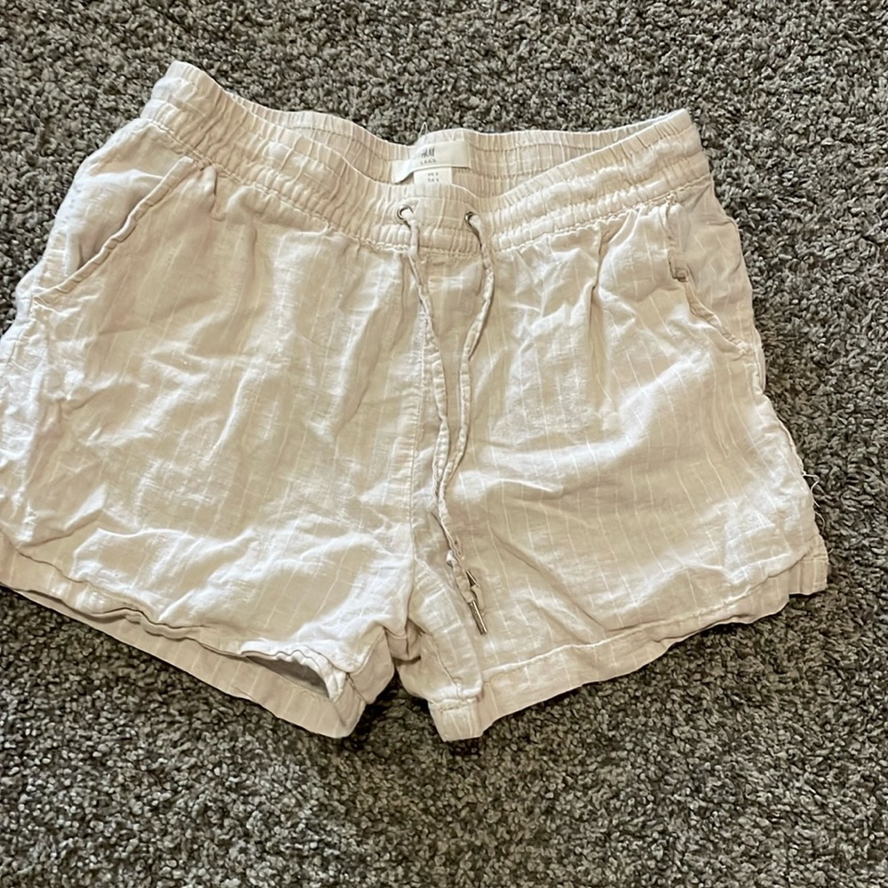 Super cute beachy tan shorts